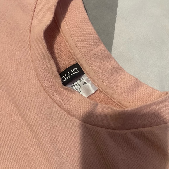 H&M Crewneck in Baby Pink - Picture 4 of 5
